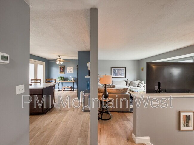 Foto del edificio - 4982 Aspen Shadow Ct