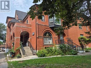Building Photo - 158 Dowling Ave