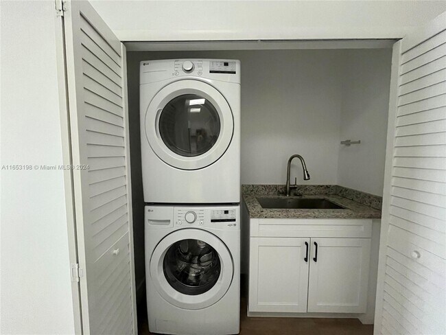 Foto del edificio - 14775 SW 80th St