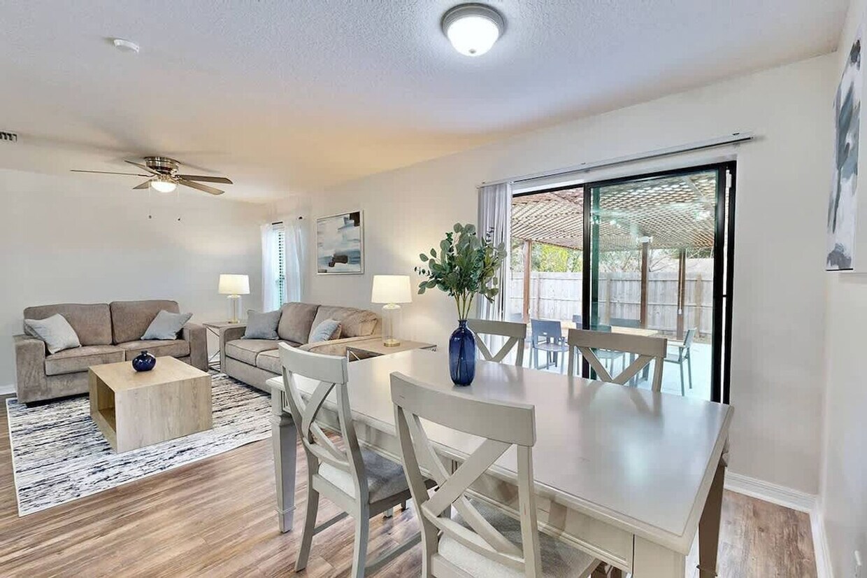 Foto principal - 6354 Enterprise Dr