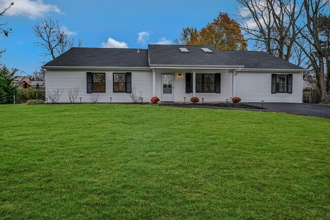 Foto del edificio - 21 Crater Lake Dr