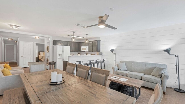 Building Photo - 730 E Mather St