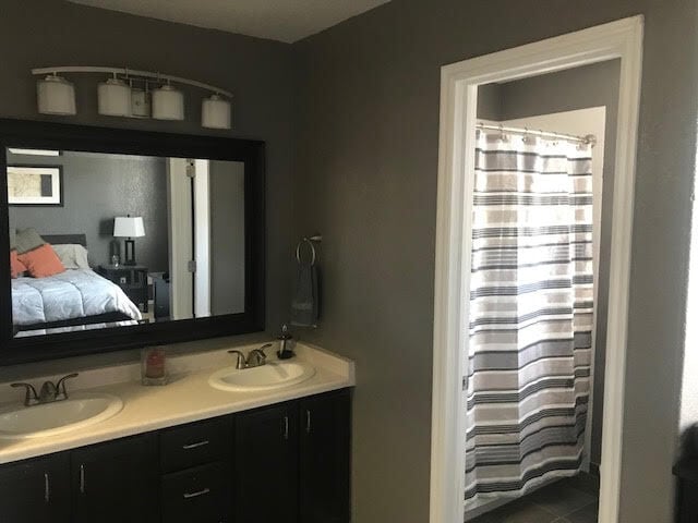 Foto del edificio - 12121 York St