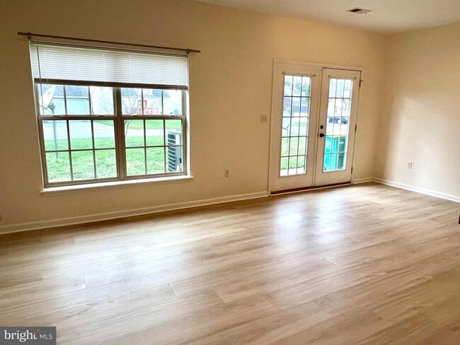 Building Photo - 2037 Powell Dr