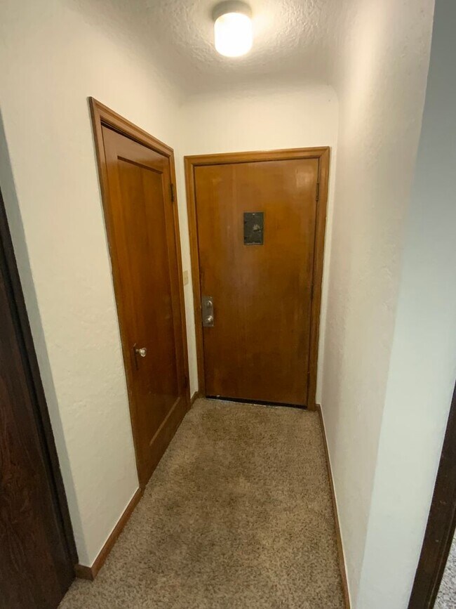 Building Photo - Lakewood 3bdr Duplex UNIT #B