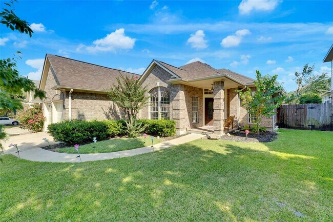 Foto del edificio - 15121 Galena Dr