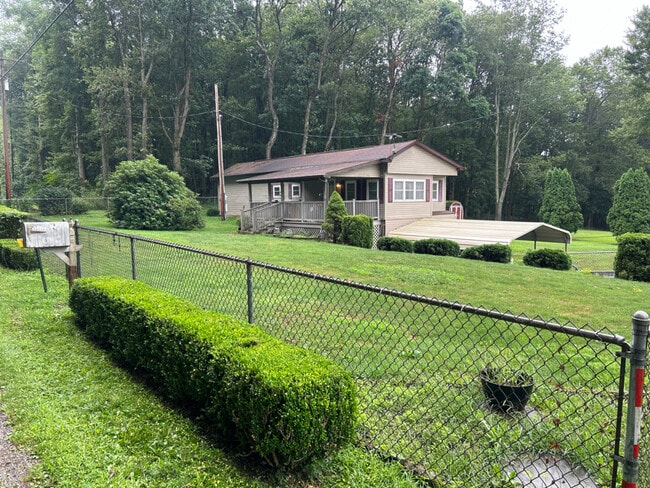 Building Photo - 35250 Hull Rd
