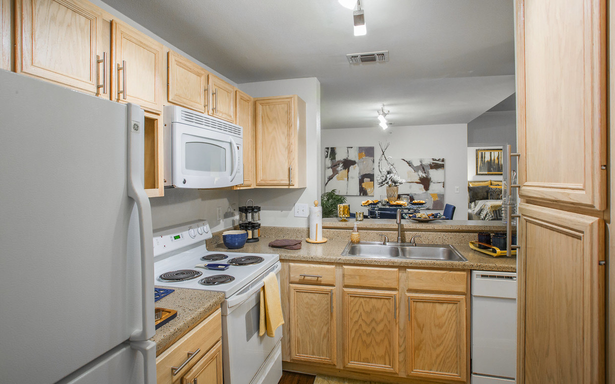 Primary Photo - 12425 Alameda Trace Cir