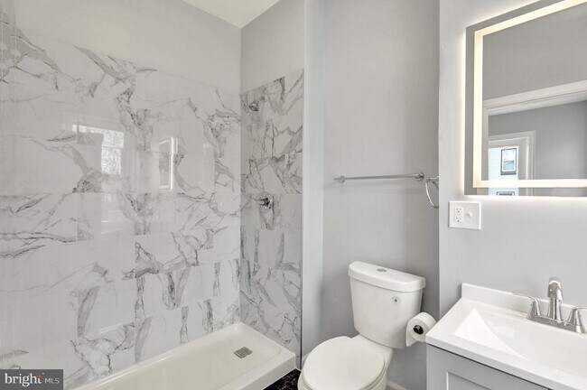 Building Photo - 1156 Franklin St