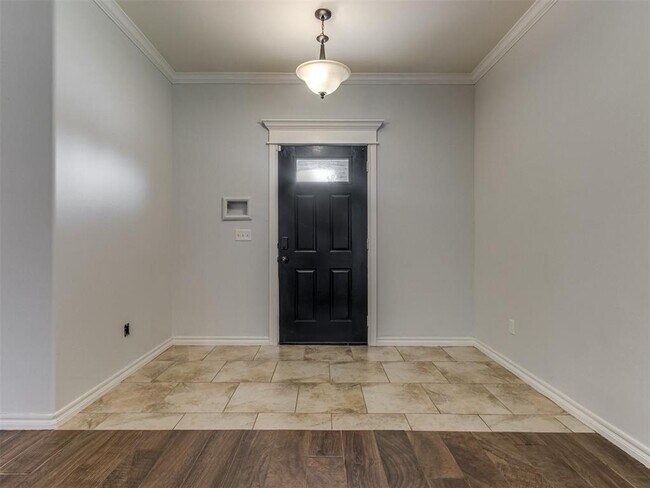 Building Photo - 7201 Meadow Lake Dr