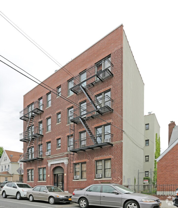 Building Photo - 3421 102nd St