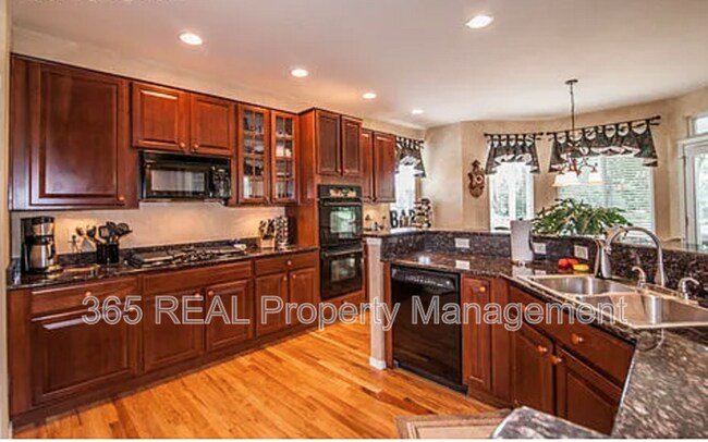 Building Photo - 3371 New Castle Dr