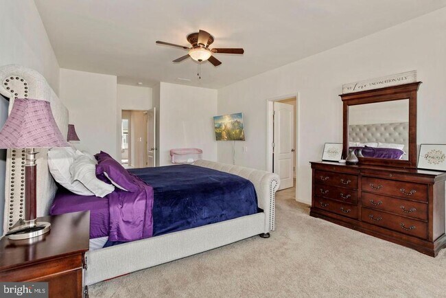Foto del edificio - 944 Basswood Dr