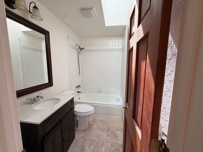 Building Photo - 17106 Shady Ln Dr