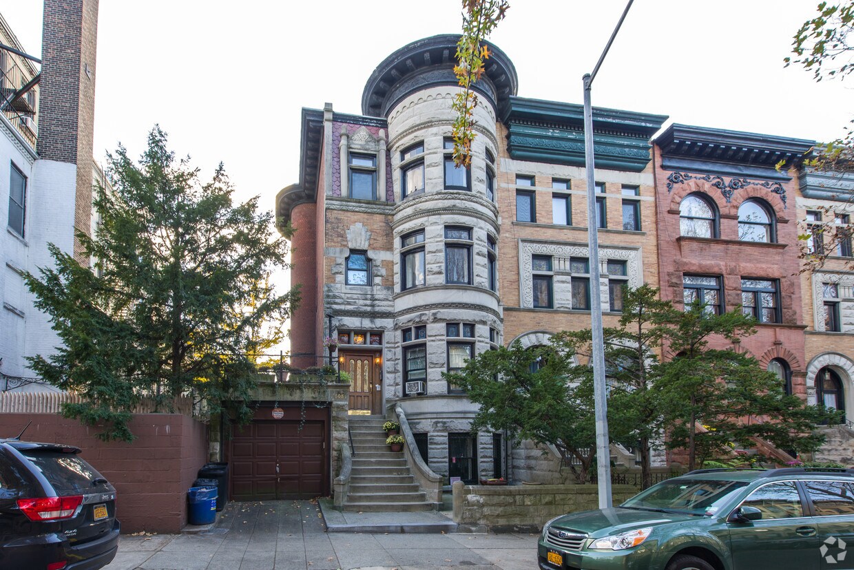 Primary Photo - 608 5th St