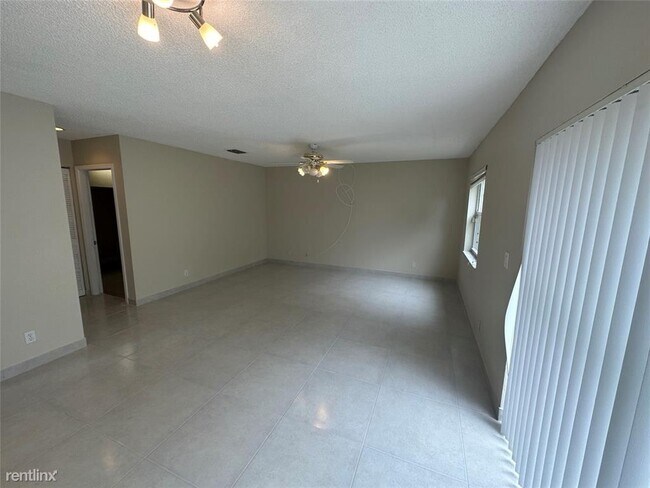 Building Photo - 3 br, 2.5 bath House - 4531 NW 60th Ln