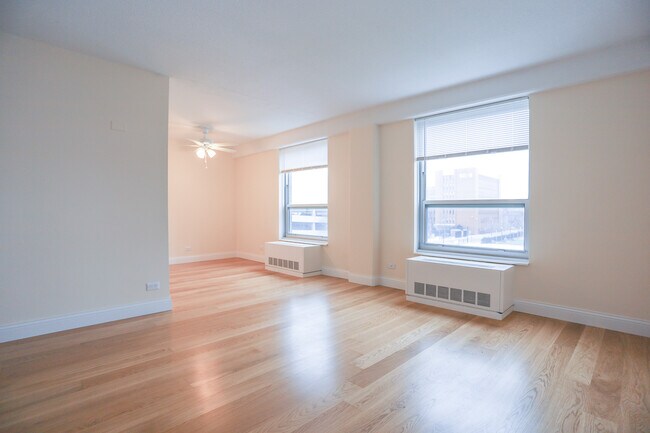 Building Photo - 4500 N Winchester Ave