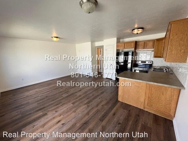 Building Photo - 3 br, 1.5 bath House - 2824 W 3965 S UNIT 70