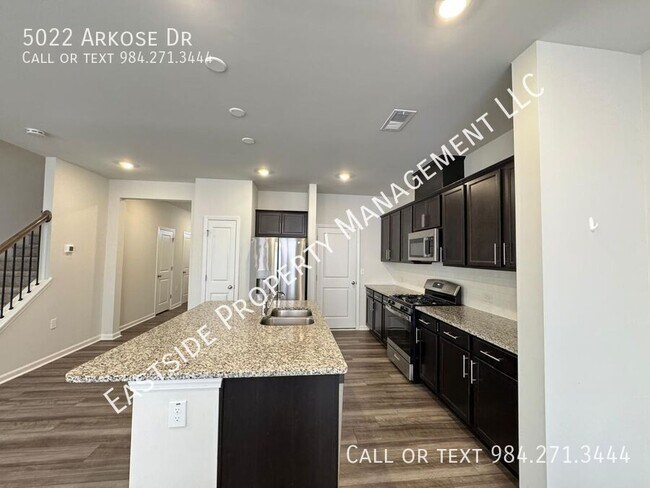 Building Photo - 5022 Arkose Dr