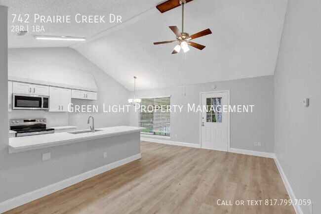 Building Photo - 742 Prairie Creek Dr