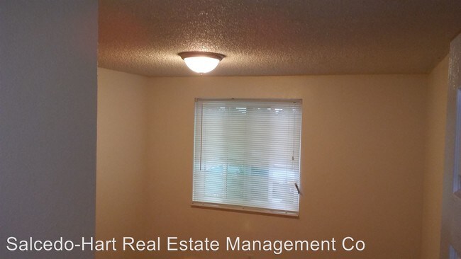 Foto del edificio - 1 br, 1 bath Apartment - 11102 E 16th Ave