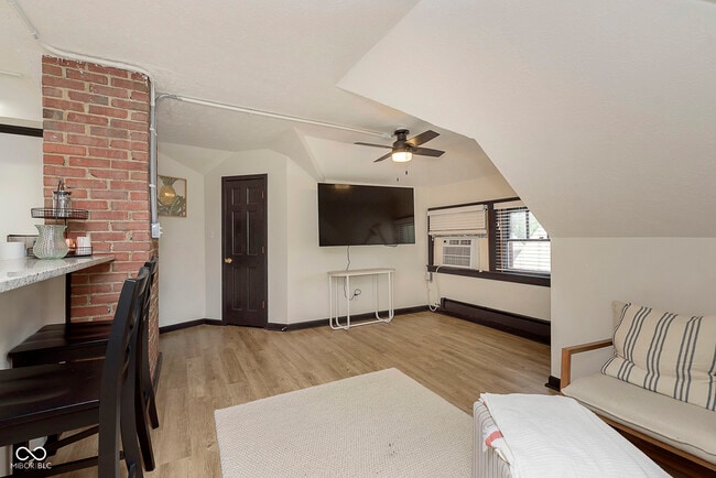 Building Photo - 1428 N Park Ave
