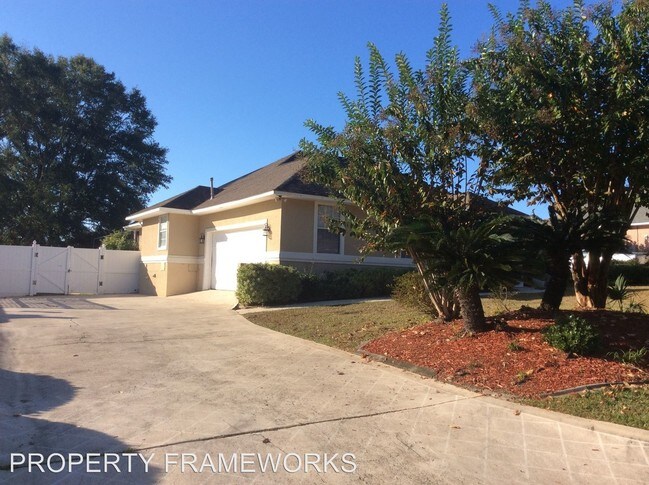 Building Photo - 3017 Knotty Pine Dr
