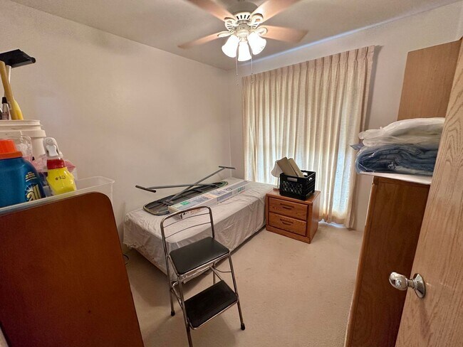 Building Photo - 3 Bedroom / 2 Bath Townhouse in Iao Parkside!
