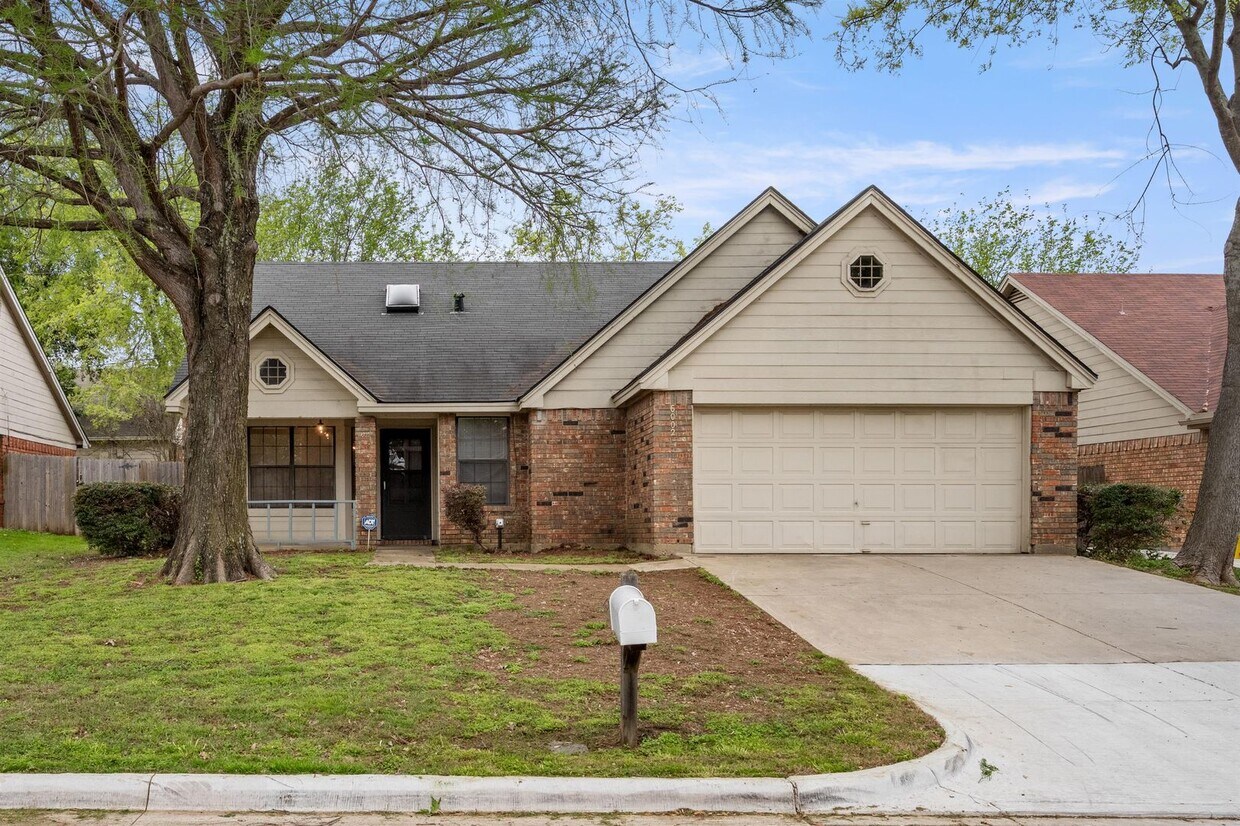Primary Photo - 6002 Glenwood Drive, Arlington, TX 76017