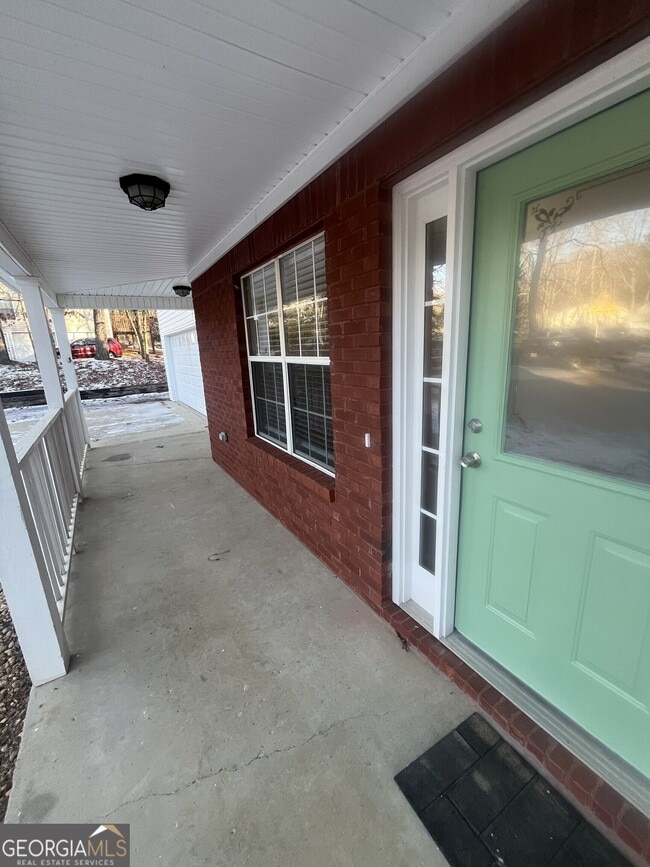 Building Photo - 530 Oxford Ridge