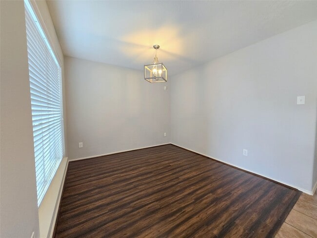 Building Photo - 1423 Stone Bluff Dr