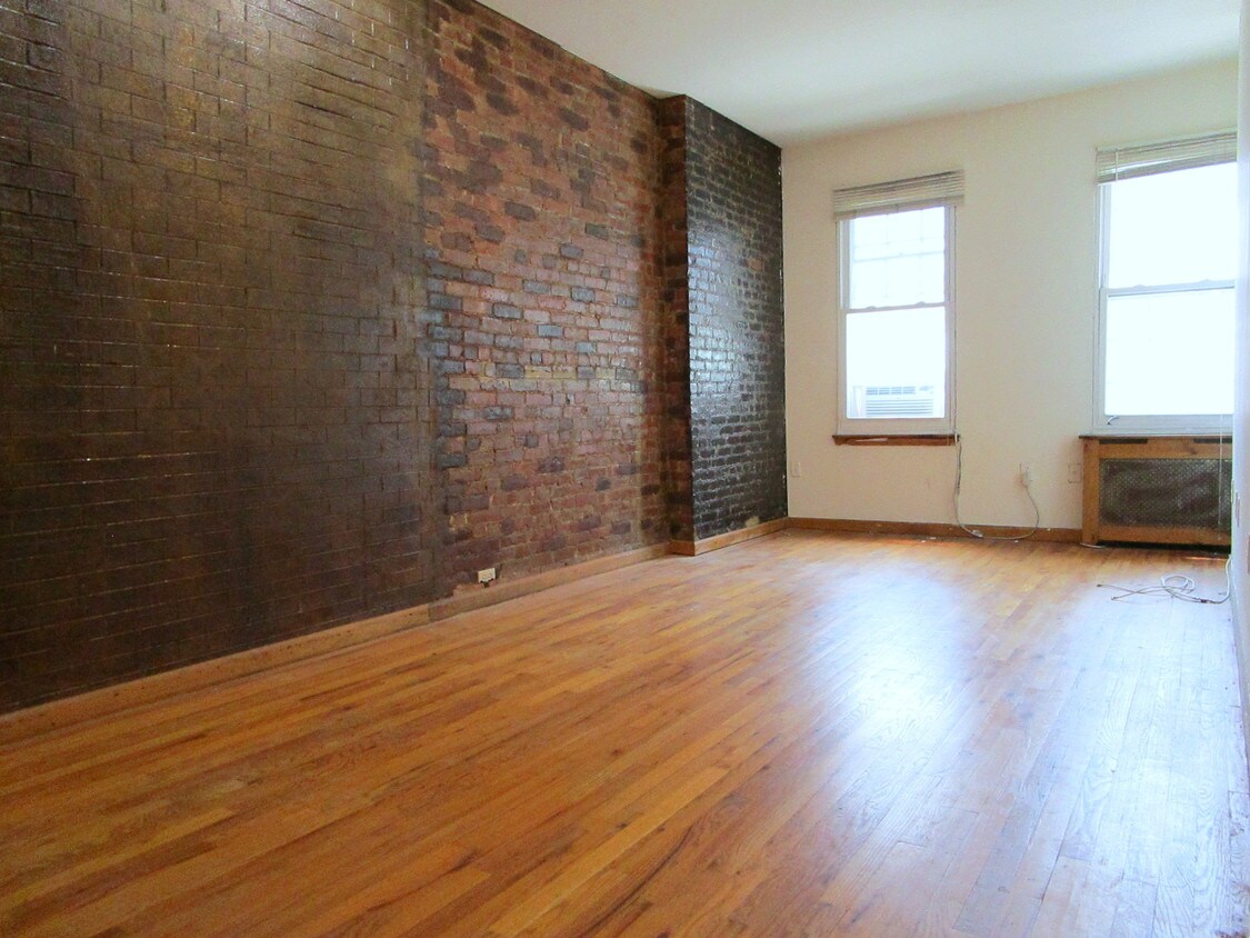 Foto principal - 151 W 72nd St