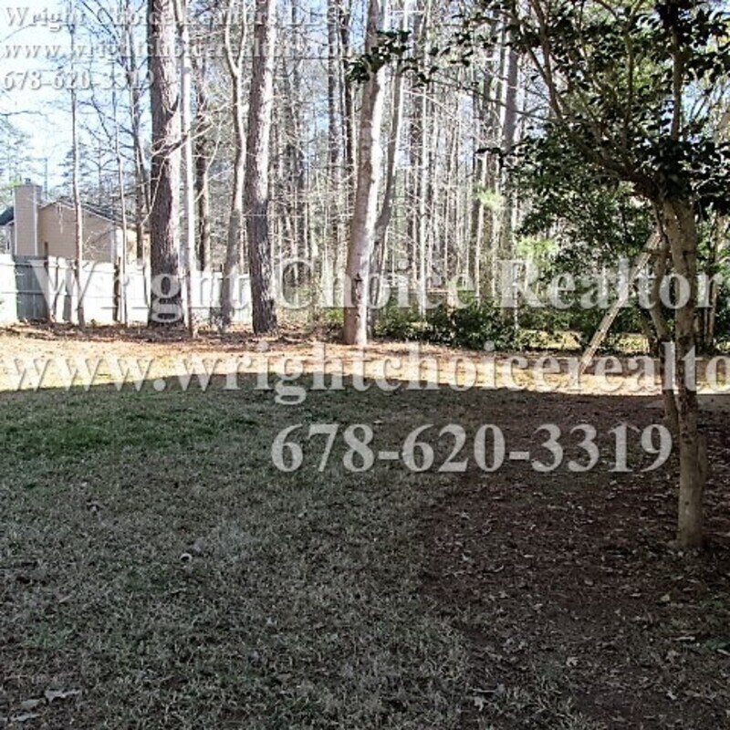 Building Photo - 812 Greenhedge Dr
