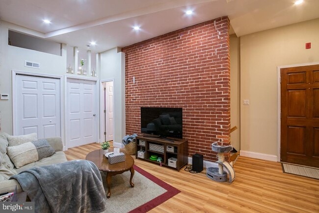 Building Photo - 1122 Passyunk Ave
