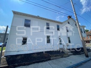 Building Photo - 3 Pleasant St
