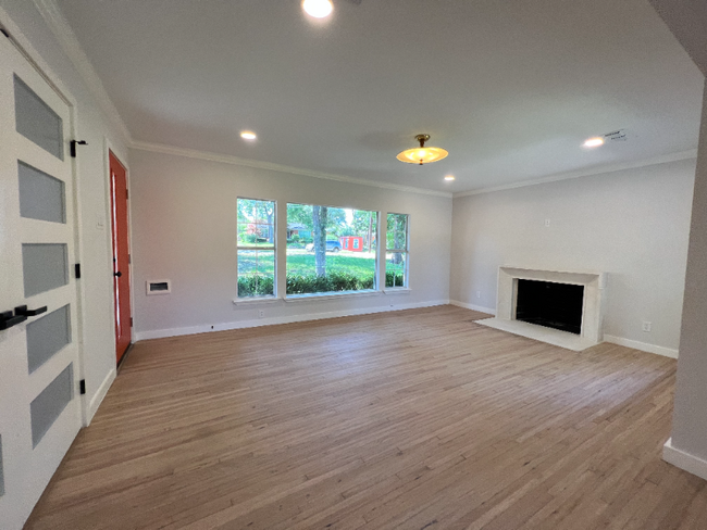 Building Photo - 2227 Elmwood Blvd