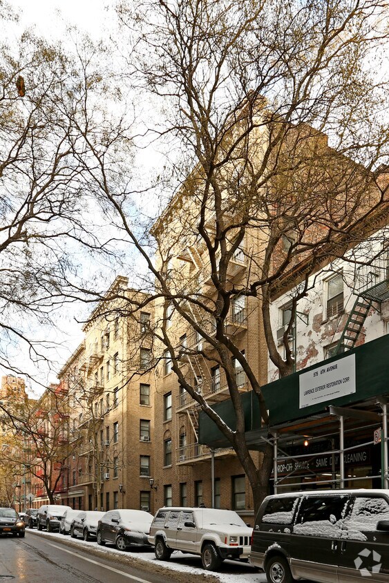 Building Photo - 111 W 16th St