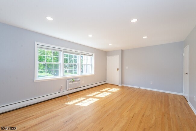 Building Photo - 151 Ridge Rd
