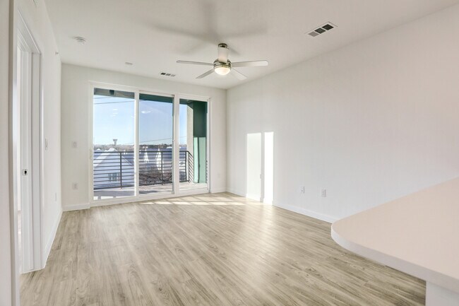Foto del edificio - 4801 Springdale Rd