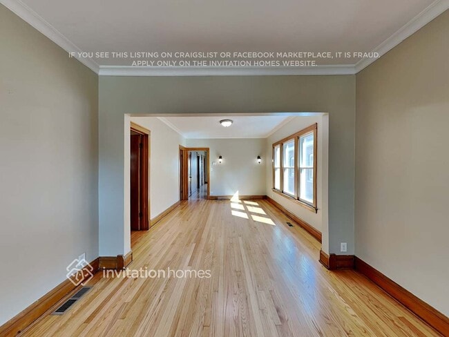 Building Photo - 2423 Wesley Ave