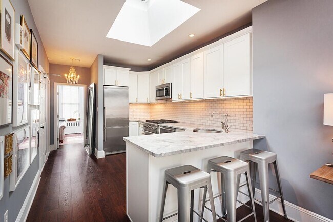 Foto del edificio - 909 Willow Ave