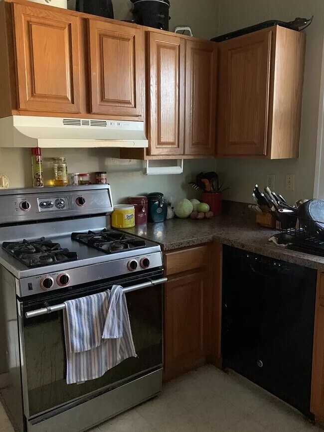 Foto del edificio - 647 Probasco St