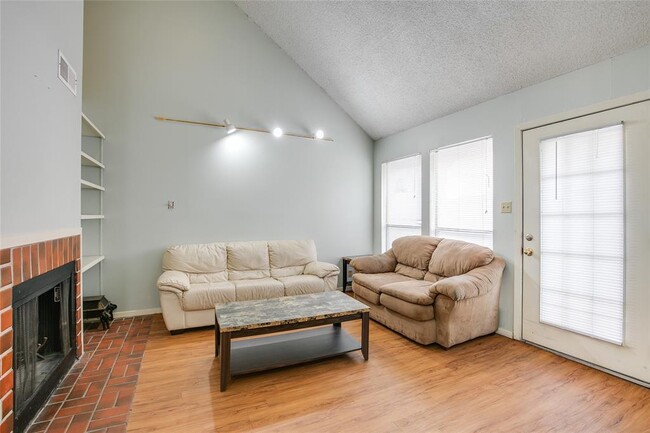 Building Photo - 2110 Rio Grande St