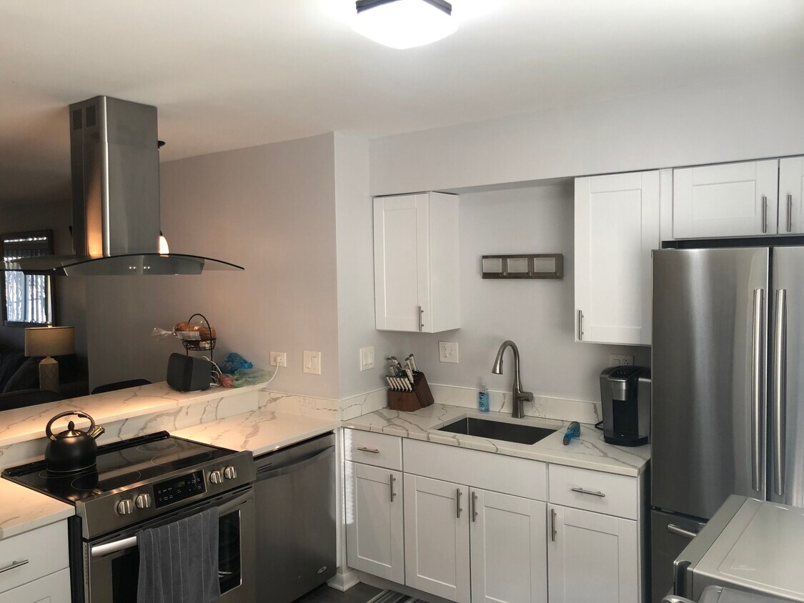 Kitchen with open floor plan - 1430 Lehigh Ave