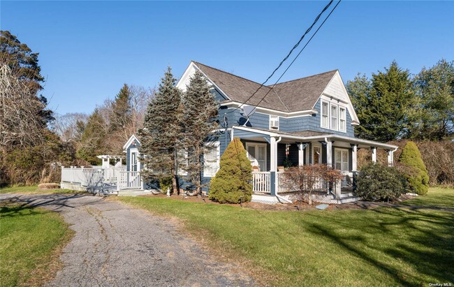 Building Photo - 478 Montauk Hwy