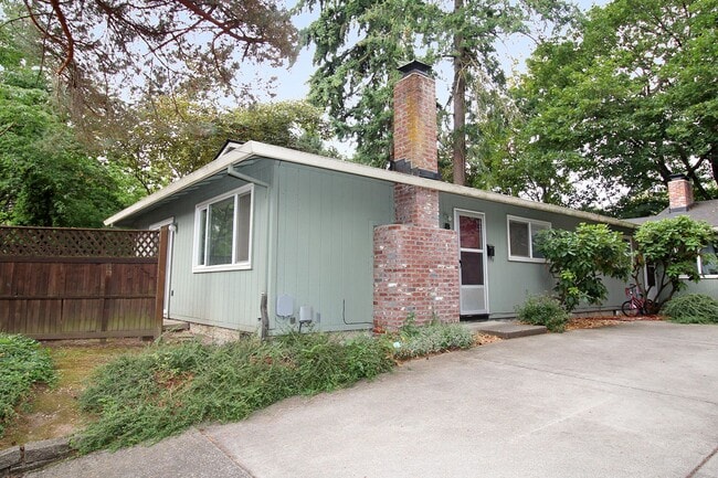 Building Photo - 8829-8833 SE 16th Ave