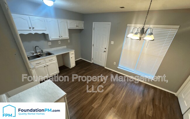 Building Photo - 4211 Highgate Dr