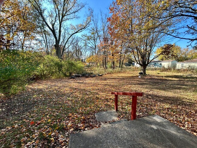 Building Photo - !!!!West Side Home AVAILABLE NOW!!!!