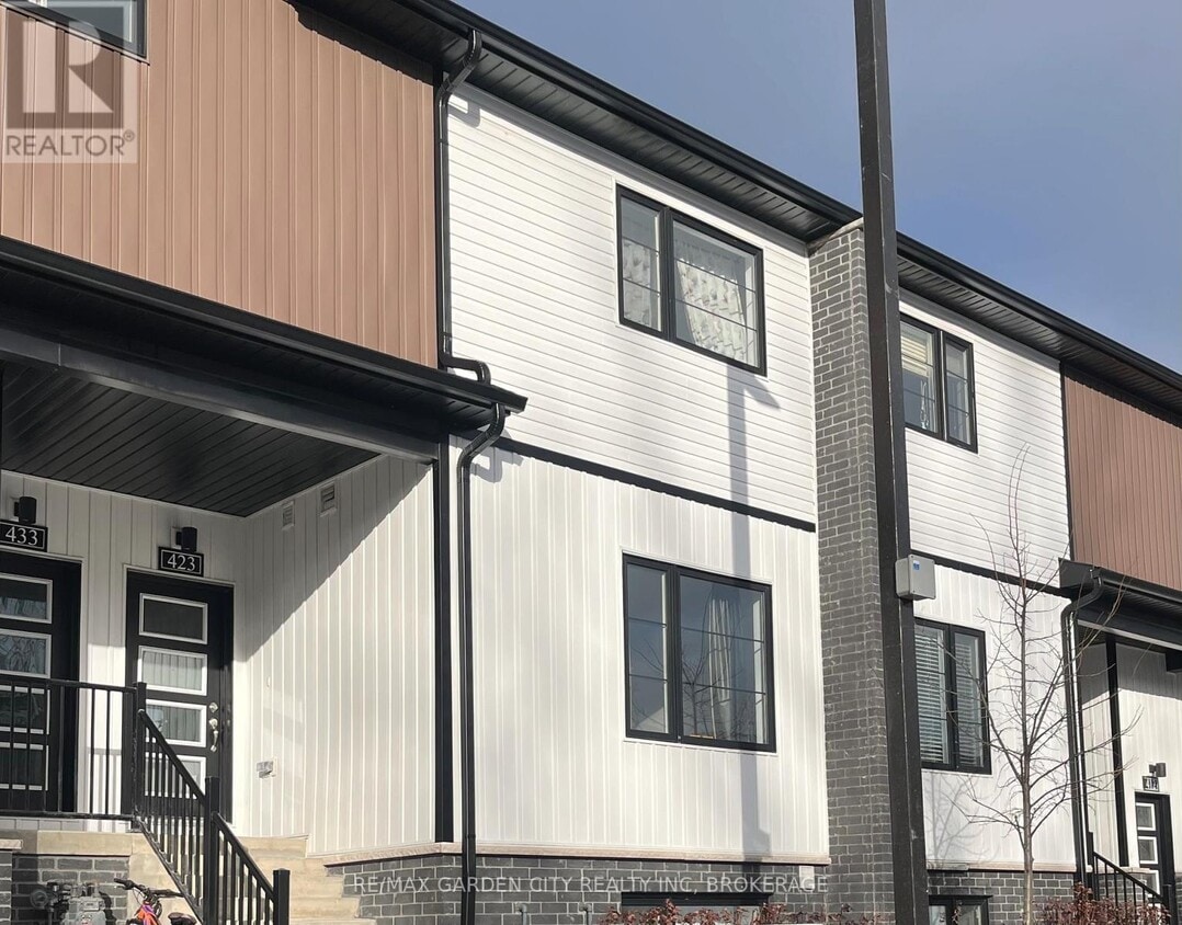 Primary Photo - 4263 Fourth Ave