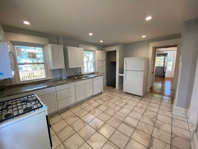 Foto del edificio - 1622 E 8th St
